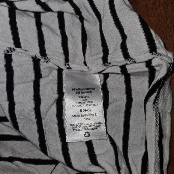 Time and Tru Black White Striped Maternity Flowy Top Womens Size S - Picture 5 of 6